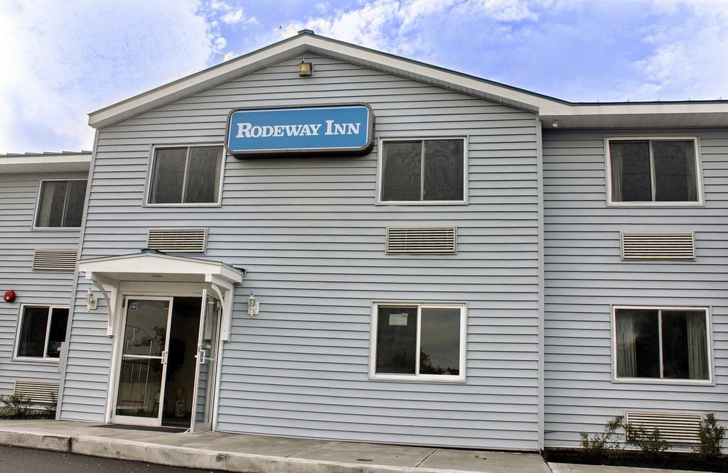 Rodeway Inn Watertown Exterior foto