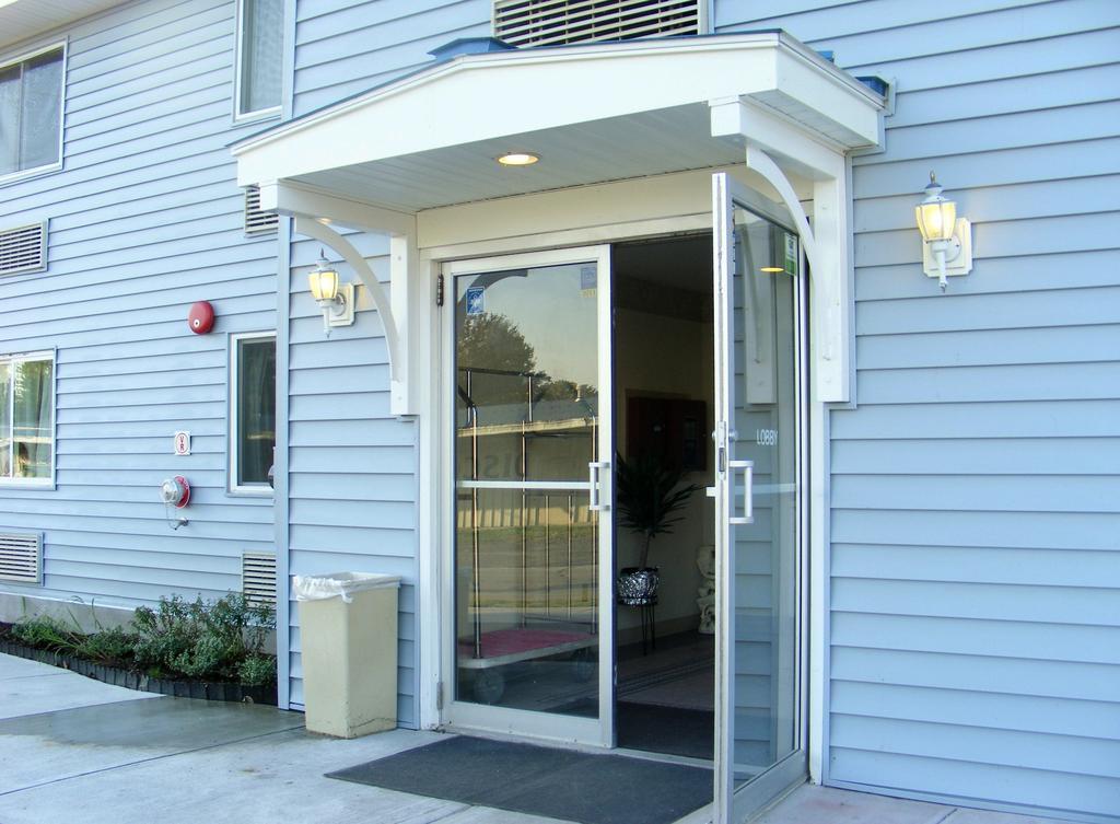 Rodeway Inn Watertown Exterior foto