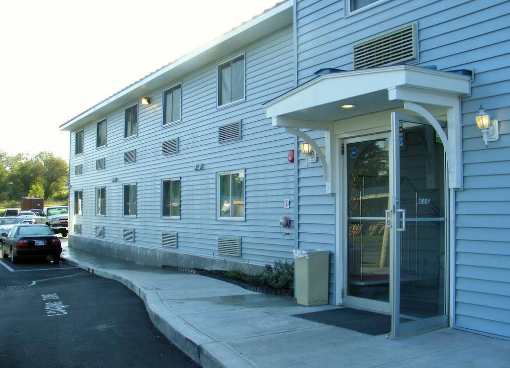 Rodeway Inn Watertown Exterior foto